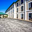 Ark Suites By OYO Jonesboro I-555