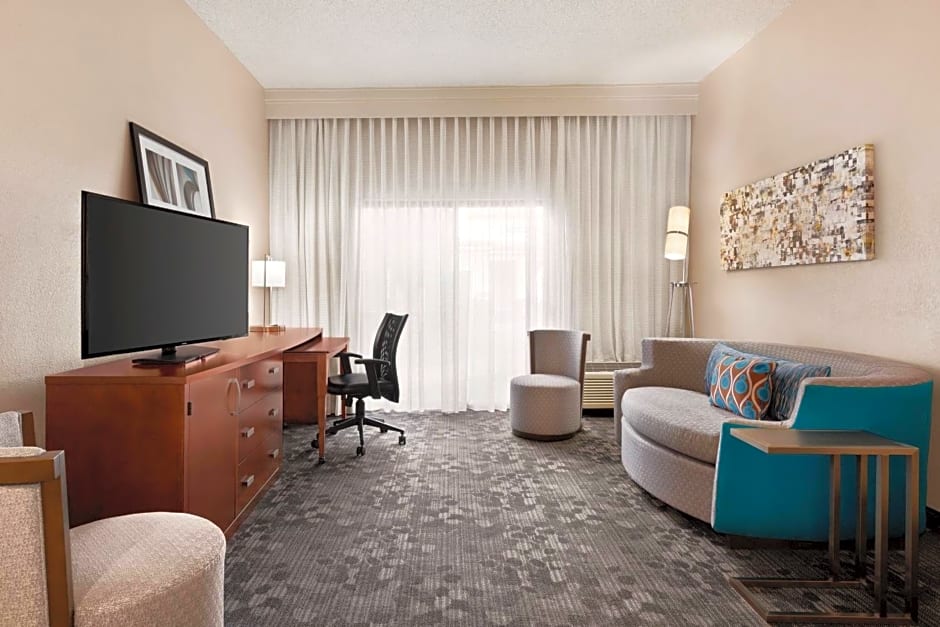 Courtyard by Marriott Tulsa Central