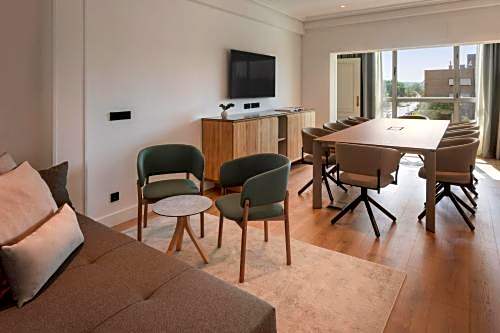 Melia Madrid Barajas
