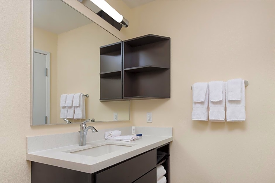 Candlewood Suites Columbia Hwy 63 & I-70, an IHG Hotel