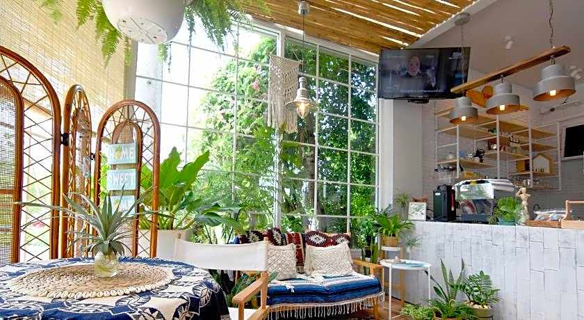 Chill House at Naiyang