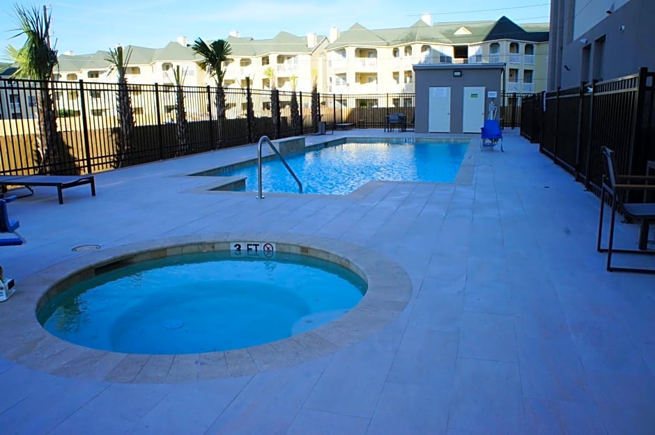 La Quinta Inn & Suites by Wyndham Galveston West Seawall