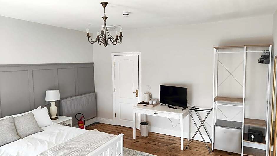 LONDONDERRYS Bar and Accommodation