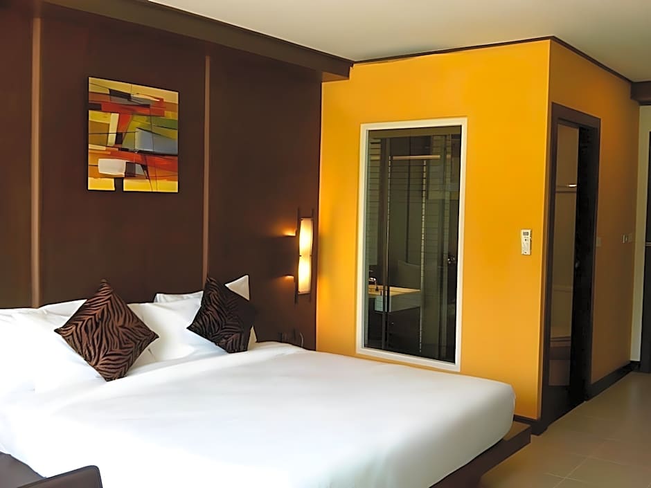 Ratana Hotel Chalong