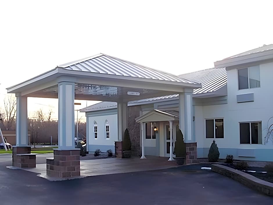 Travelodge by Wyndham Watertown
