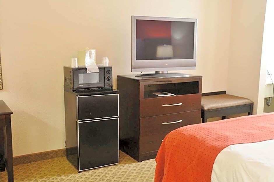 Country Hearth Inn & Suites - Kenton