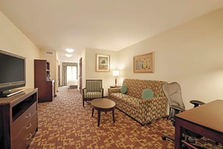 1 King Junior Suite Hearing Accessible