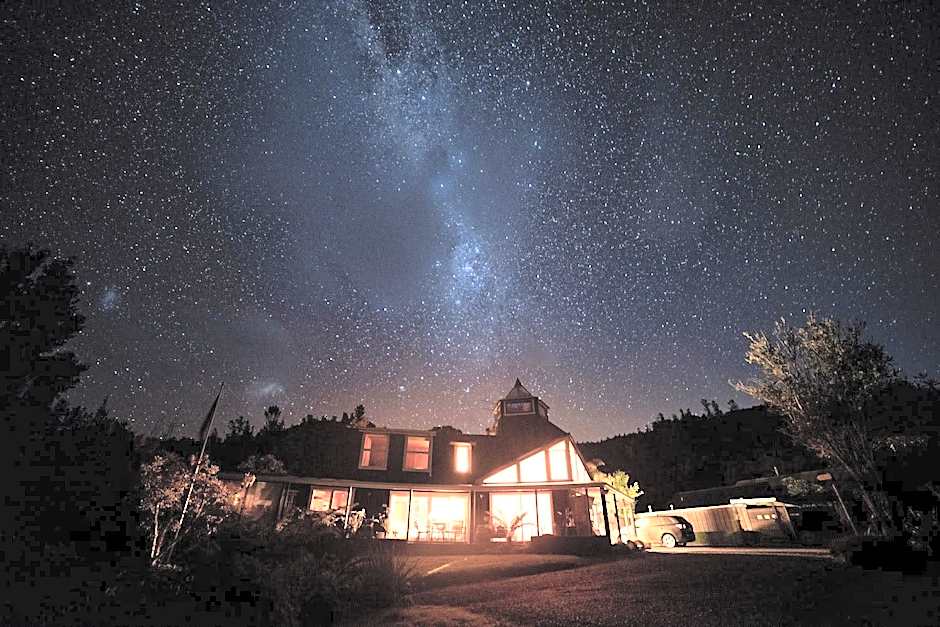 Wairua Lodge - Rainforest River Retreat