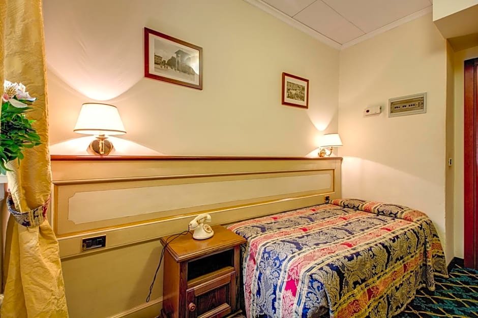 Hotel De Lanzi