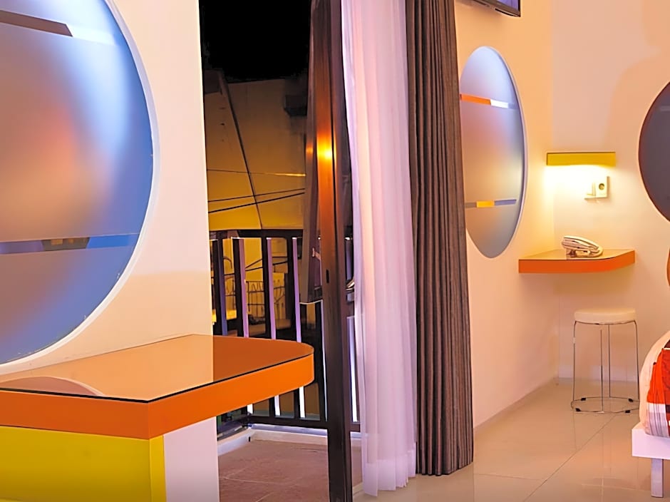 Dewarna Hotel Arifin