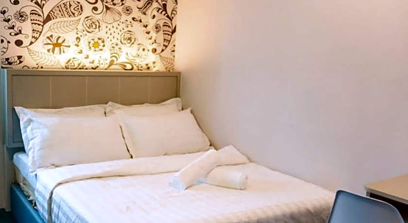 THE CROWN HOTEL @ KLIA 