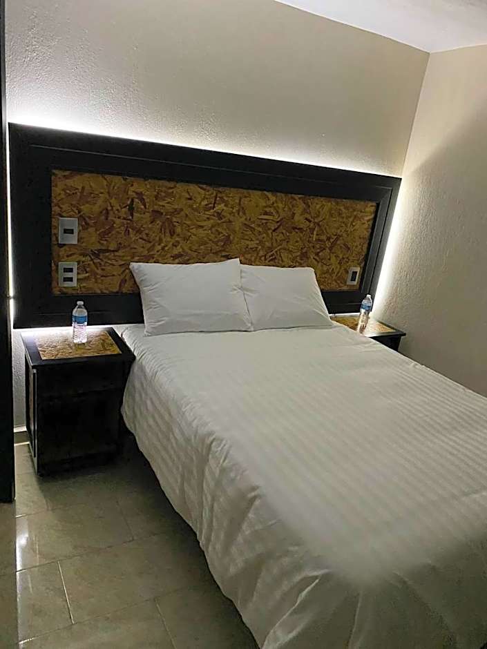 Hotel Central Pirámides