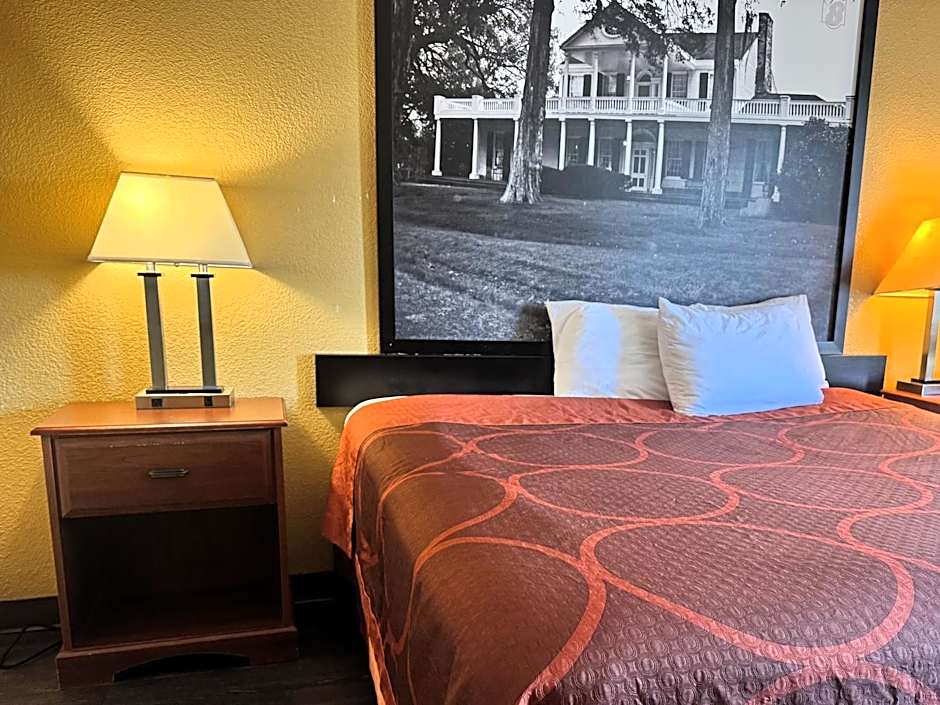 Super 8 by Wyndham Hattiesburg South