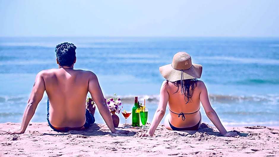 Mariposa Beach Grove