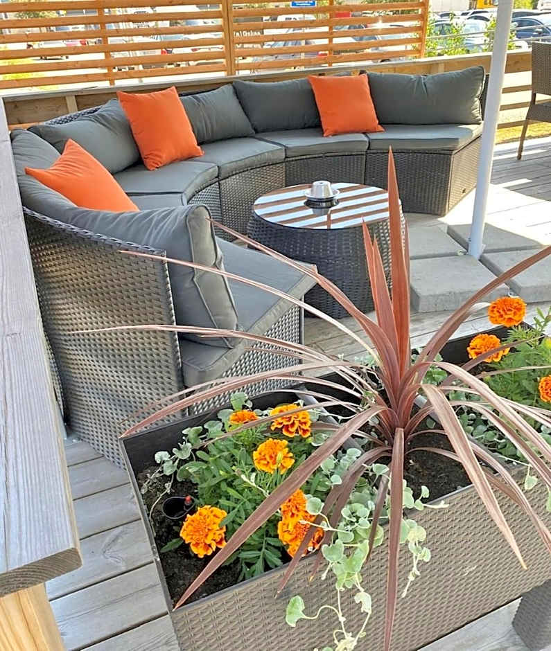 Skyline Airport Hotel