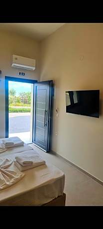 Queen Room with Two Queen Beds - Disability Access