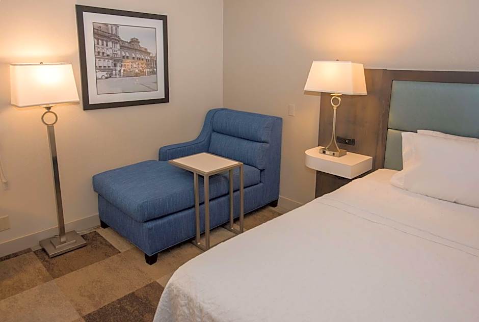 Photo 1 of 2 of 1 King Bed