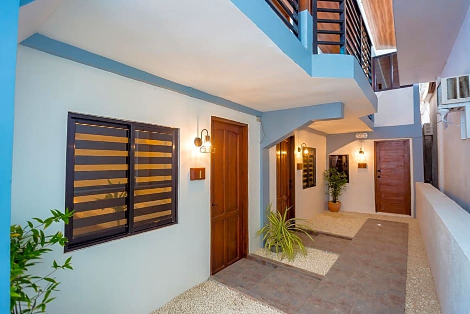 ALONA BEACH SIDE INN