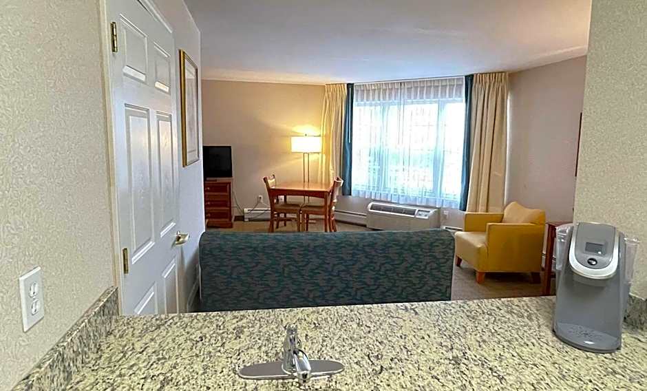 Smart Suites, Ascend Hotel Collection