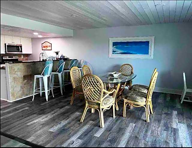 Indian Shores Condo at Holiday Villas II