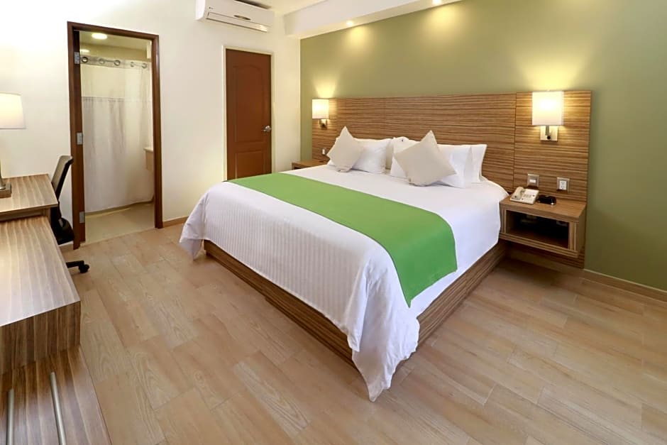 Wyndham Garden Monterrey Valle Real
