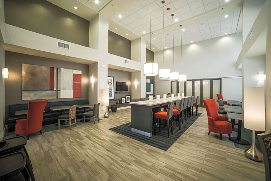 Hampton Inn By Hilton & Suites Tempe/Phoenix Airport, Az