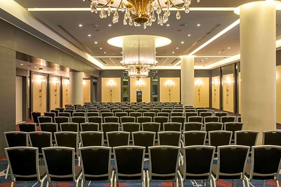 Le Bristol Hotel