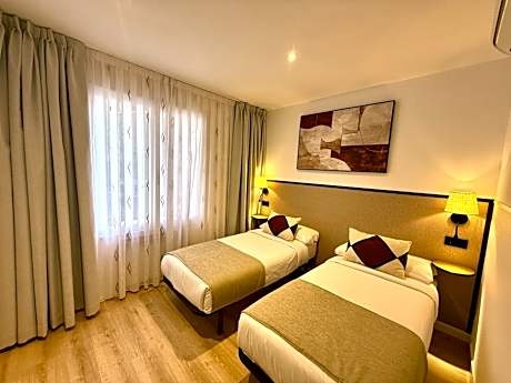 Twin Room with Bathroom