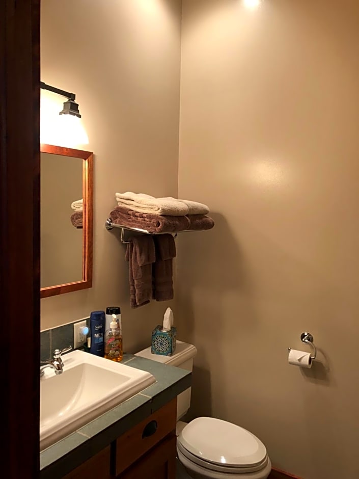 Comstock Premier Lodge LLC
