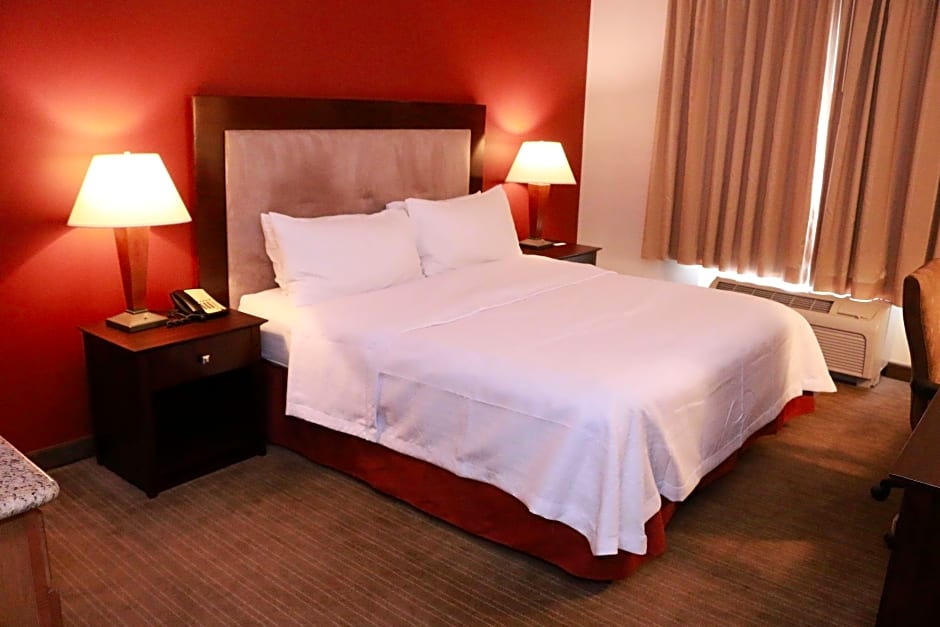 Photo 1 of 8 of 1 King Bed