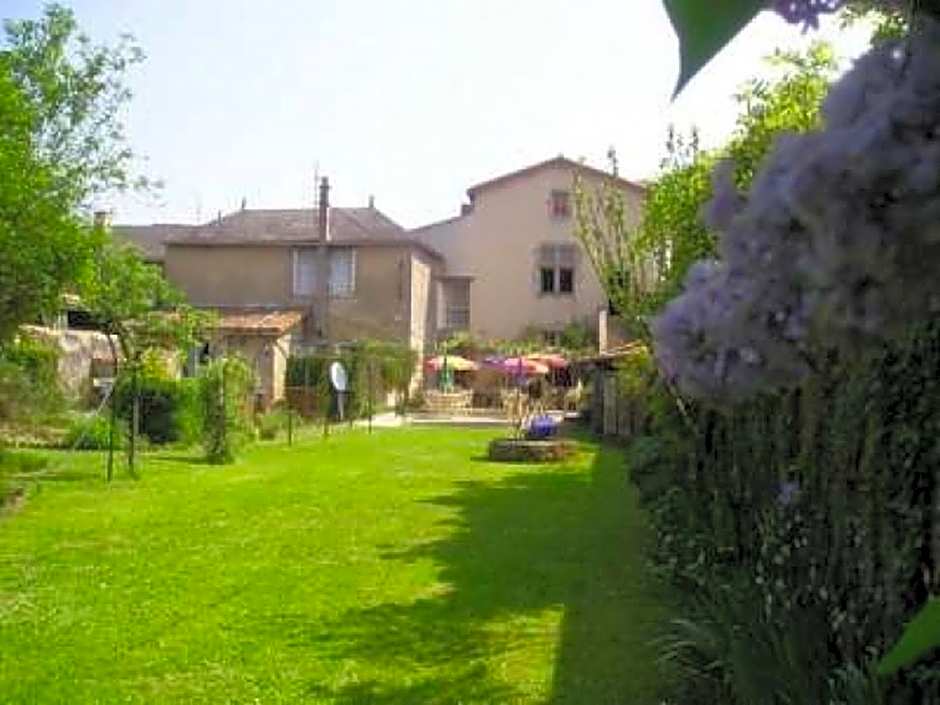 Logis Le Relais du Chapeau Rouge