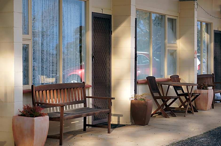 ALPINE COUNTRY MOTEL plus FREE COFFEE