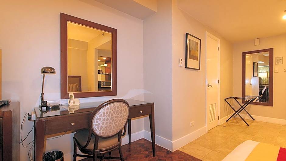 RedDoorz Premium @ The Residences Olympia Makati – Makati, NY