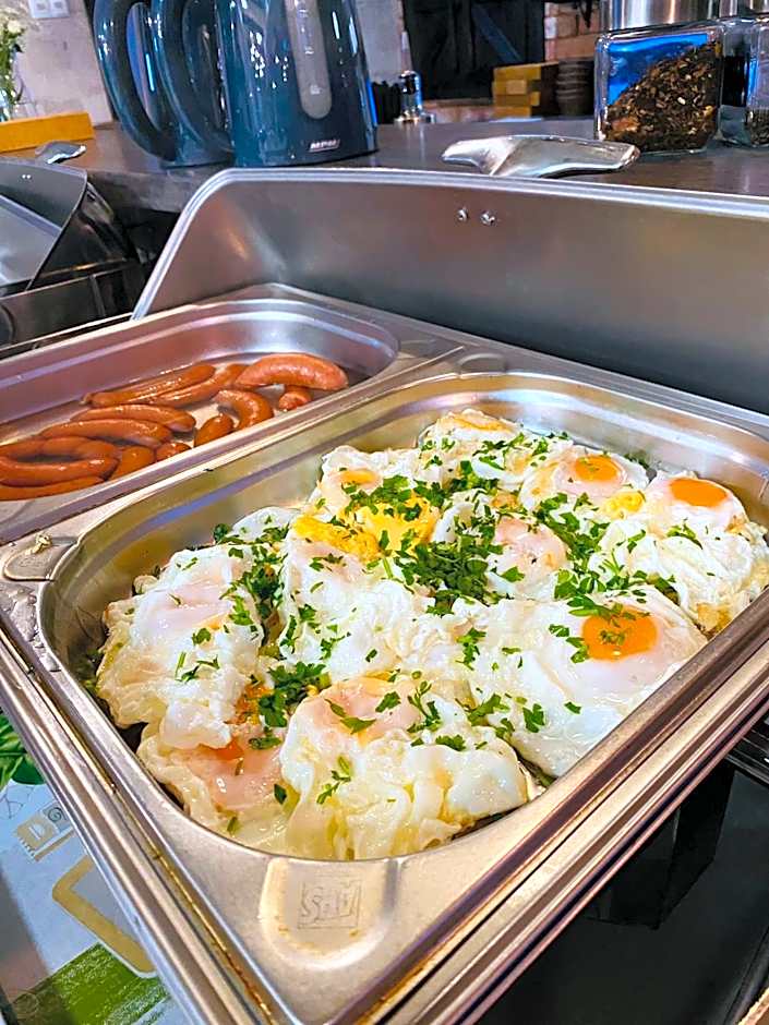 Old Tree Village & Restaurant