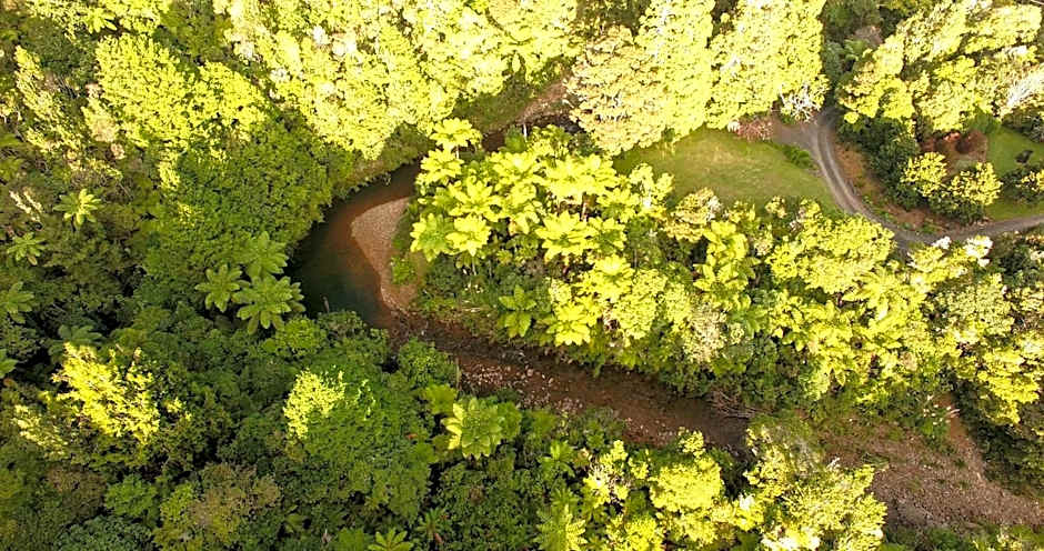Wairua Lodge - Rainforest River Retreat