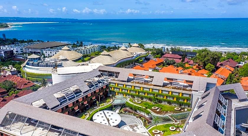 YELLO Hotel Kuta Beachwalk Bali