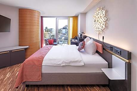 City Queen Room with Balcony