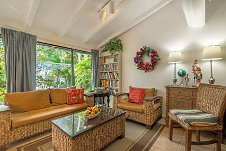 Deluxe Two-Bedroom Apartment with Garden View