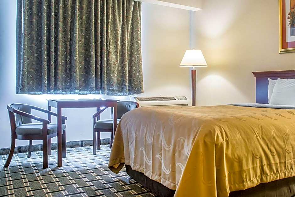 Quality Inn & Suites Palm Island Indoor Waterpark