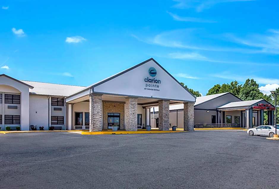 Clarion Pointe Marshall