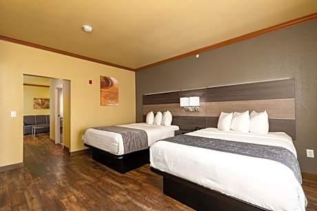 Queen Suite with Two Queen Beds