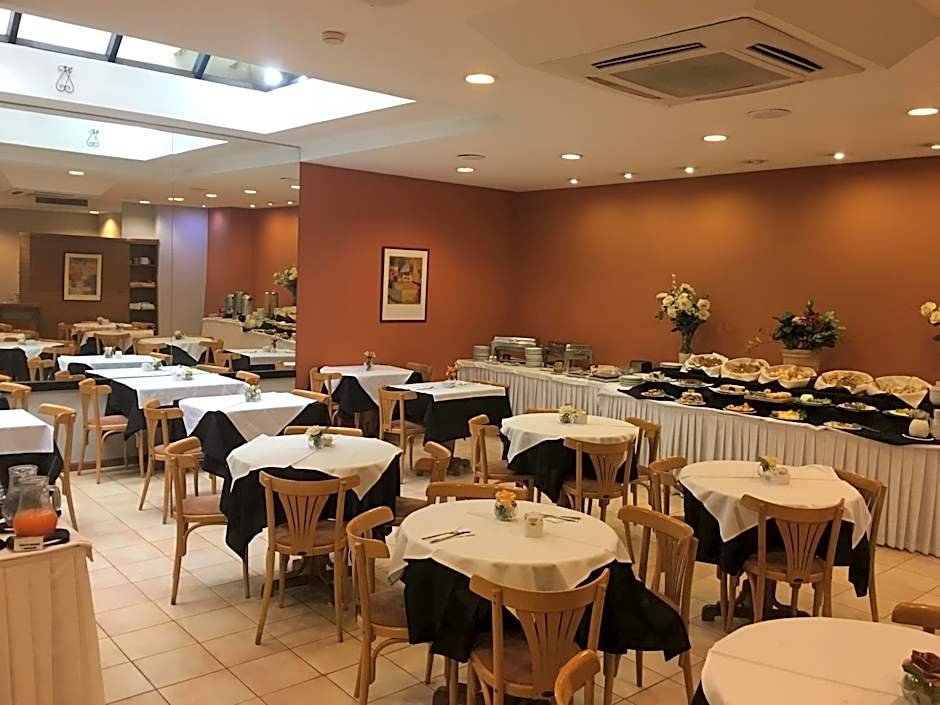 Crystal Palace Hotel