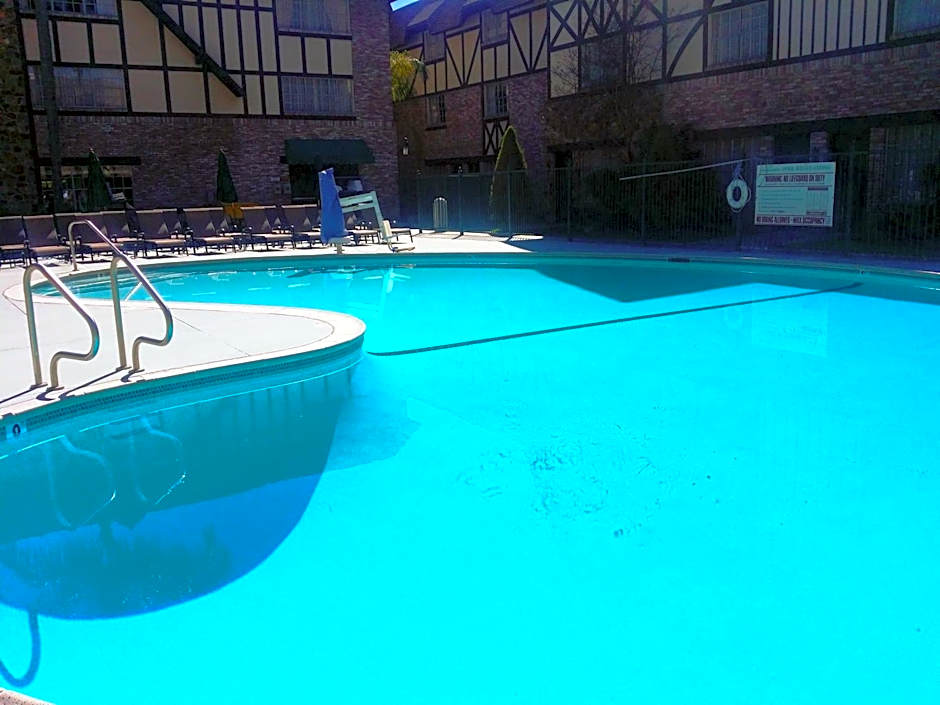 Anaheim Majestic Garden Hotel