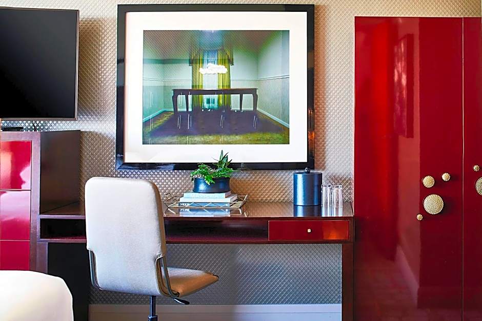 Renaissance by Marriott Atlanta Midtown Hotel
