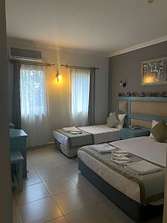 Standard Triple Room with 3 Beds