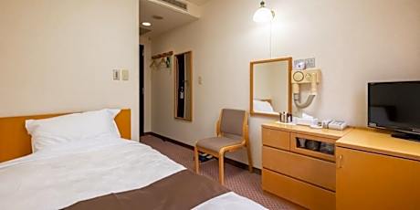 West Wing Single Room, No View, Non-Smoking