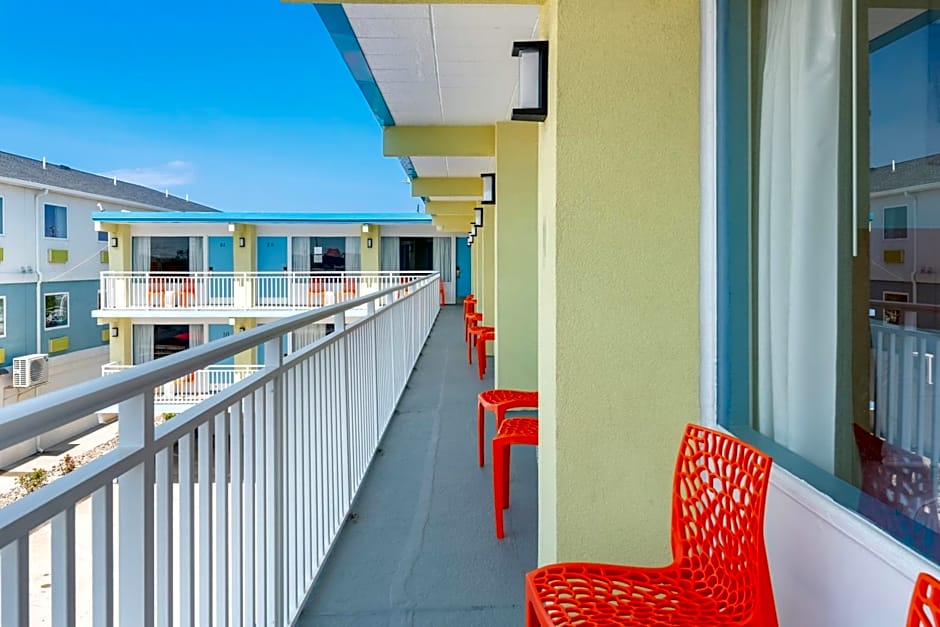 Tropicana Motel