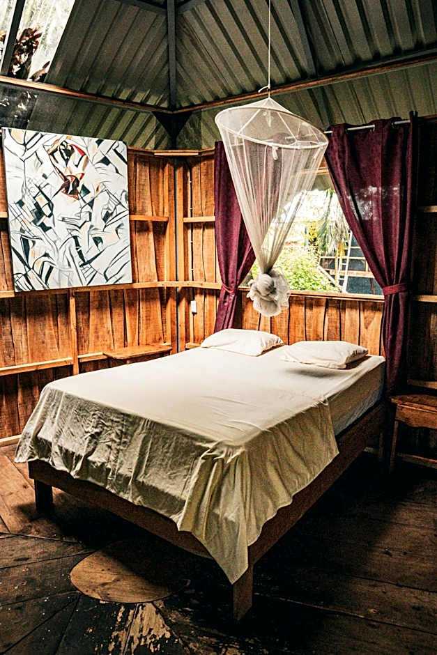 Flutterby House Hostel