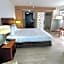 HUNTINGTON BEACH INN