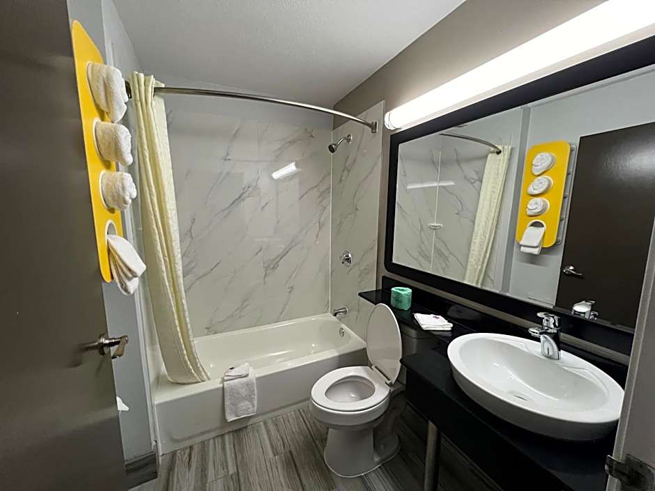 Motel 6-Simpsonville, SC - Greenville